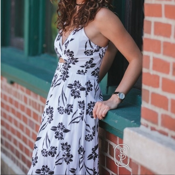 Dress - Picture 3 of 3